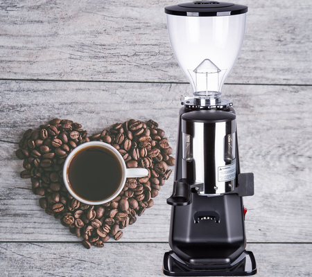 Mulino per chicchi di caffè touchscreen automatico per montalatte per uso domestico