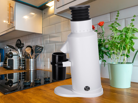 300W macinatrice di chicchi di caffè GEENDE tensione 110V-220V entro L13*W21*H32CM